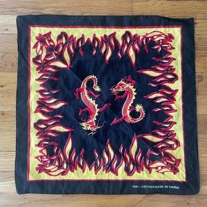 Dragon and Flames Scarf‎